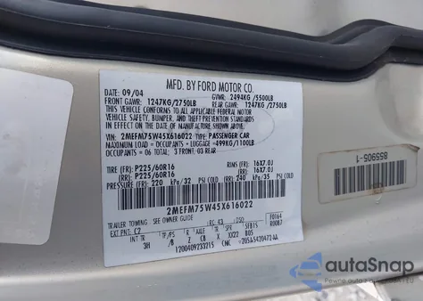 2005 Mercury Grand Marquis Ls/Lse from USA, damaged, VIN 2MEFM75W45X616022